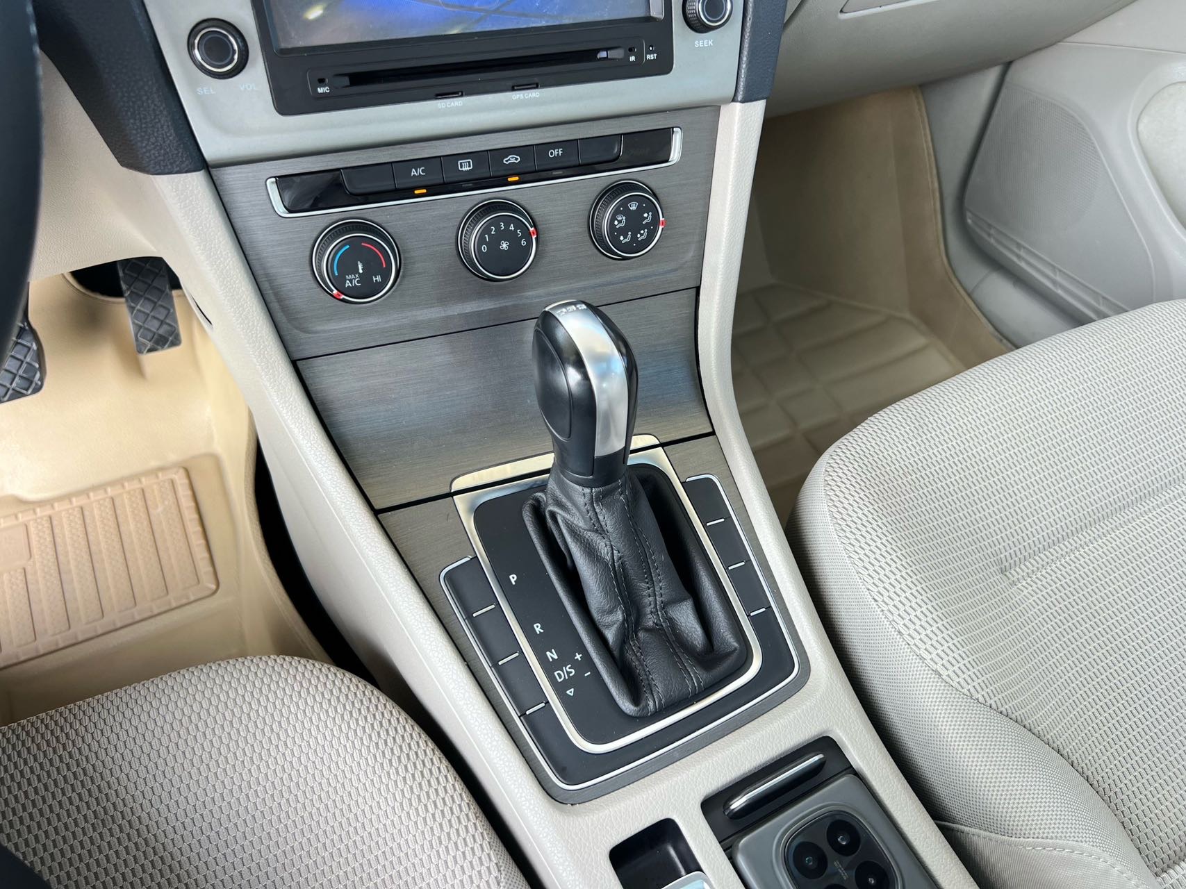 Volkswagen Golf 2016 car image #8