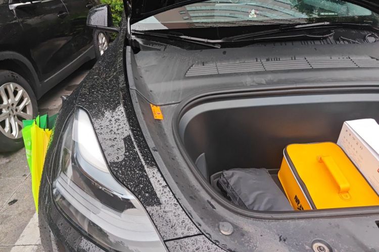 Tesla Model Y 2024 car image #28