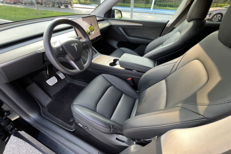 Tesla Model Y 2023 car image #15