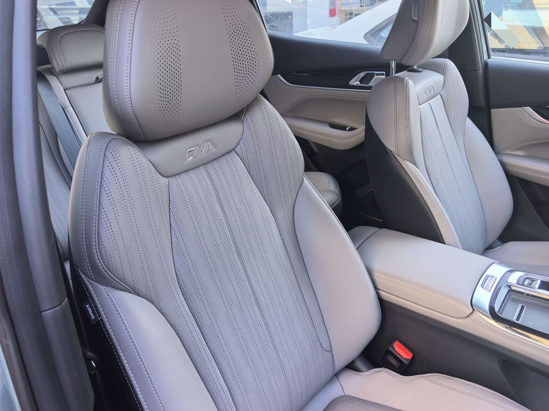 GEELY Boyue L 2025 immagine di auto #5