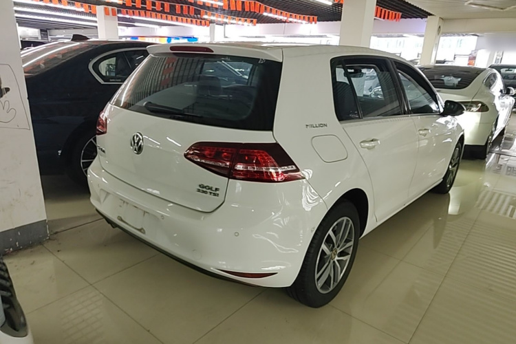 Volkswagen Golf 2017 car image #7