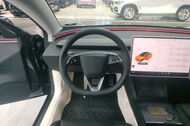 Tesla Model 3 2025 car image #15