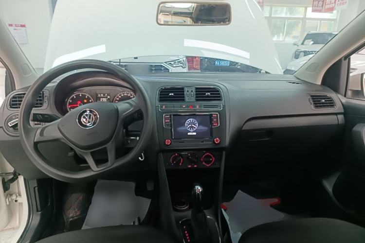 Volkswagen Polo 2019 car image #10