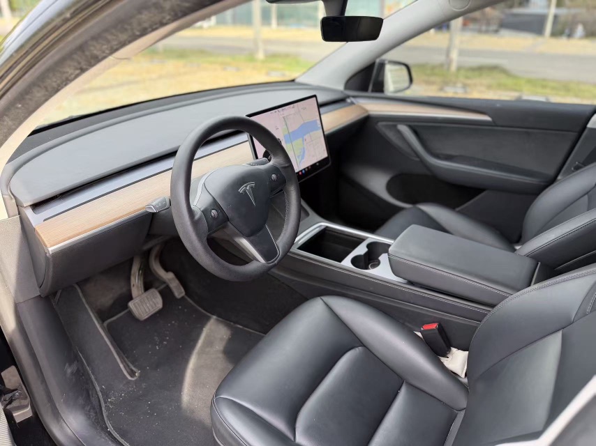 Tesla Model Y 2021 #4 Tesla Model Y 2021 car image #4
