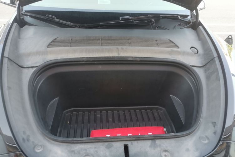 Tesla Model Y 2023 car image #20