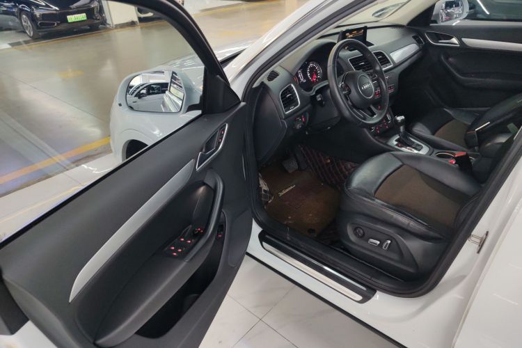 Audi Q3 2018 image de voiture #16