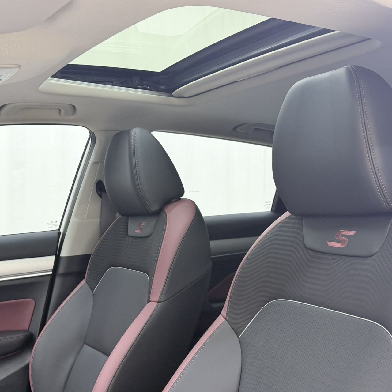 GEELY Coolray 2023 car image #14