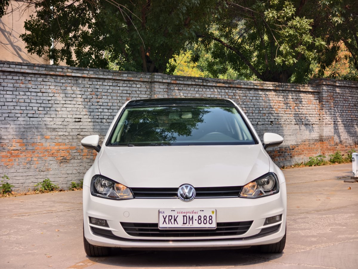 Volkswagen Golf 2015 car image #2