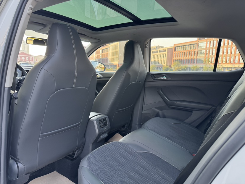 Volkswagen T-Cross 2022 car image #8