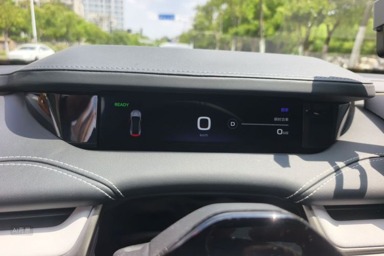 MI SU7 2024 immagine di auto #13