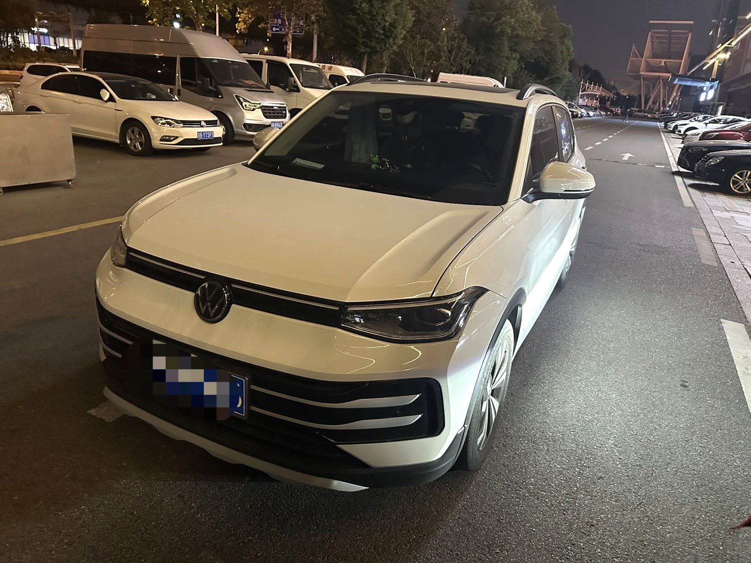 Volkswagen Tharu 2024 Volkswagen Tharu 2024 immagine di auto