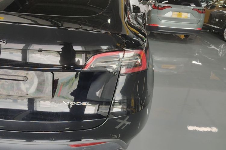 Tesla Model Y 2023 #8 Tesla Model Y 2023 car image #8