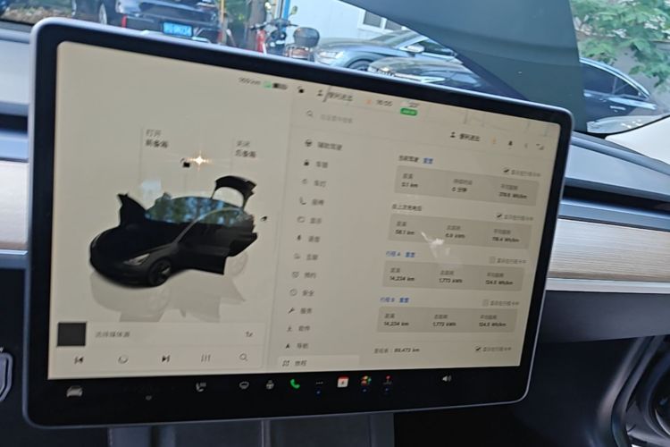 Tesla Model 3 2022 car image #13