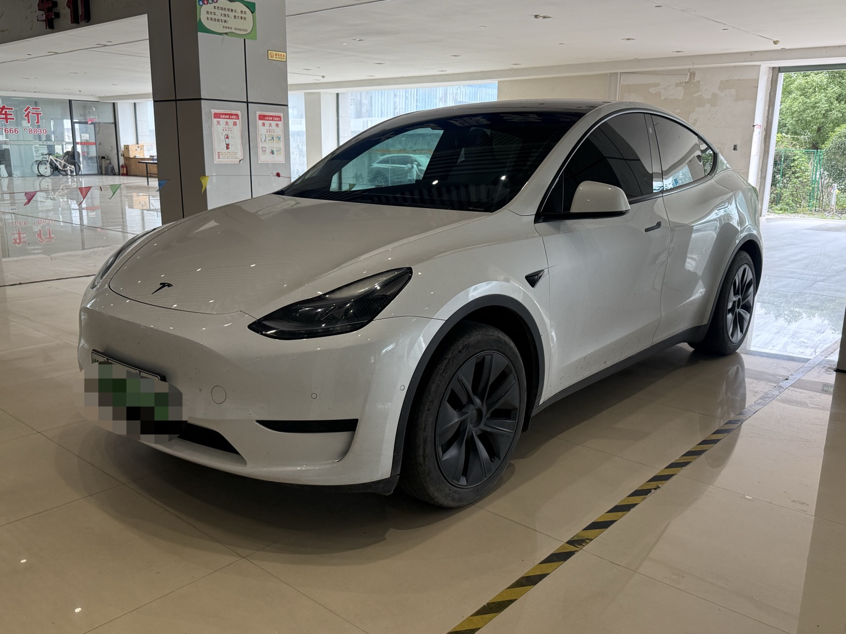 Tesla Model Y 2023 Tesla Model Y 2023 car image