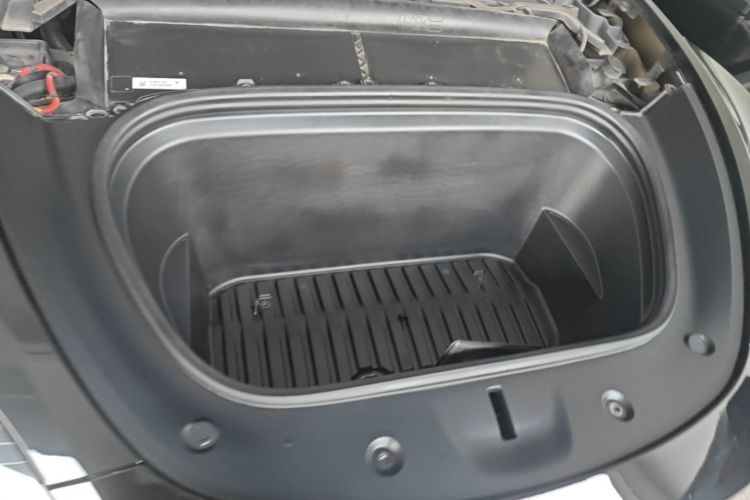Tesla Model Y 2023 car image #20