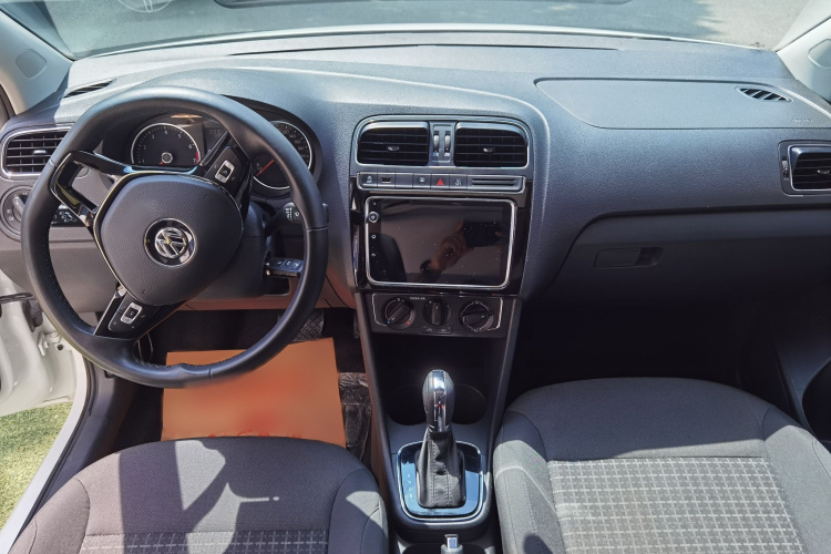 Volkswagen Polo 2018 car image #9