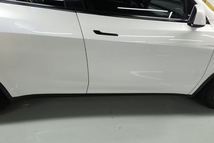 Tesla Model Y 2021 #24 Tesla Model Y 2021 car image #24