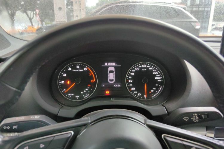 Audi A3 2018 car image #13