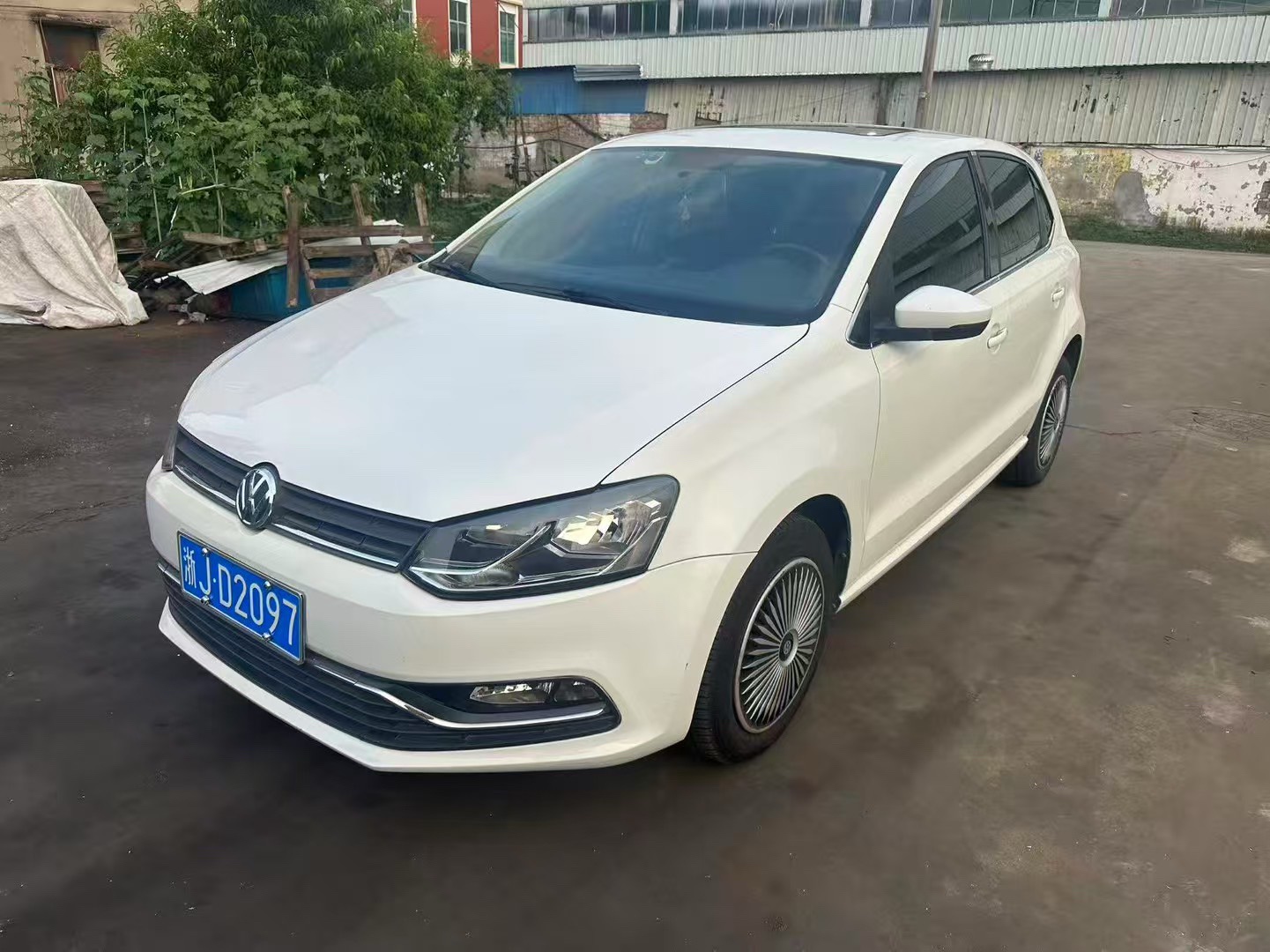 Volkswagen Polo 2017 Volkswagen Polo 2017 car image
