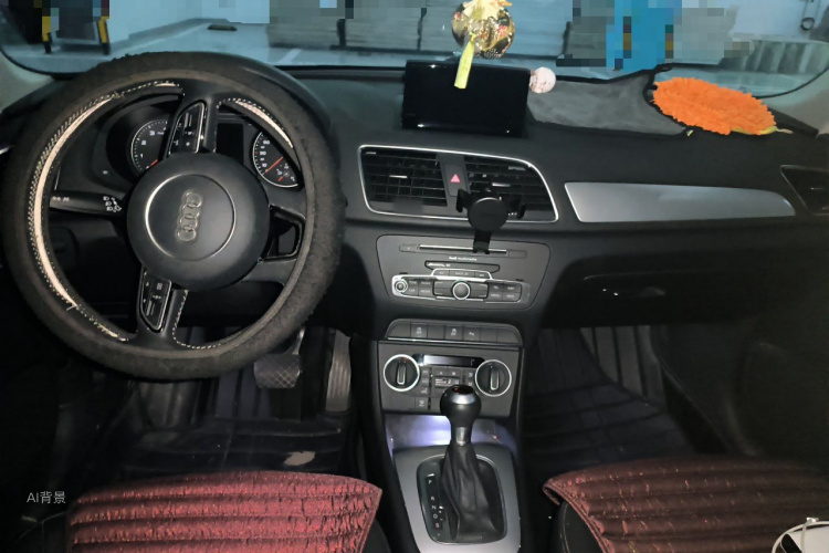 Audi Q3 2018 car image #11