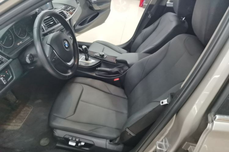 BMW 3 Series 2017 #19 BMW 3 Series 2017 car image #19