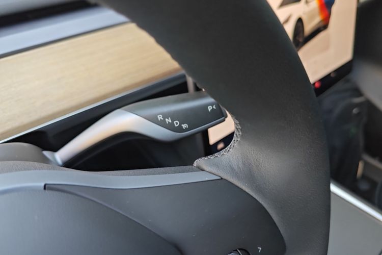 Tesla Model Y 2022 #14 Tesla Model Y 2022 car image #14