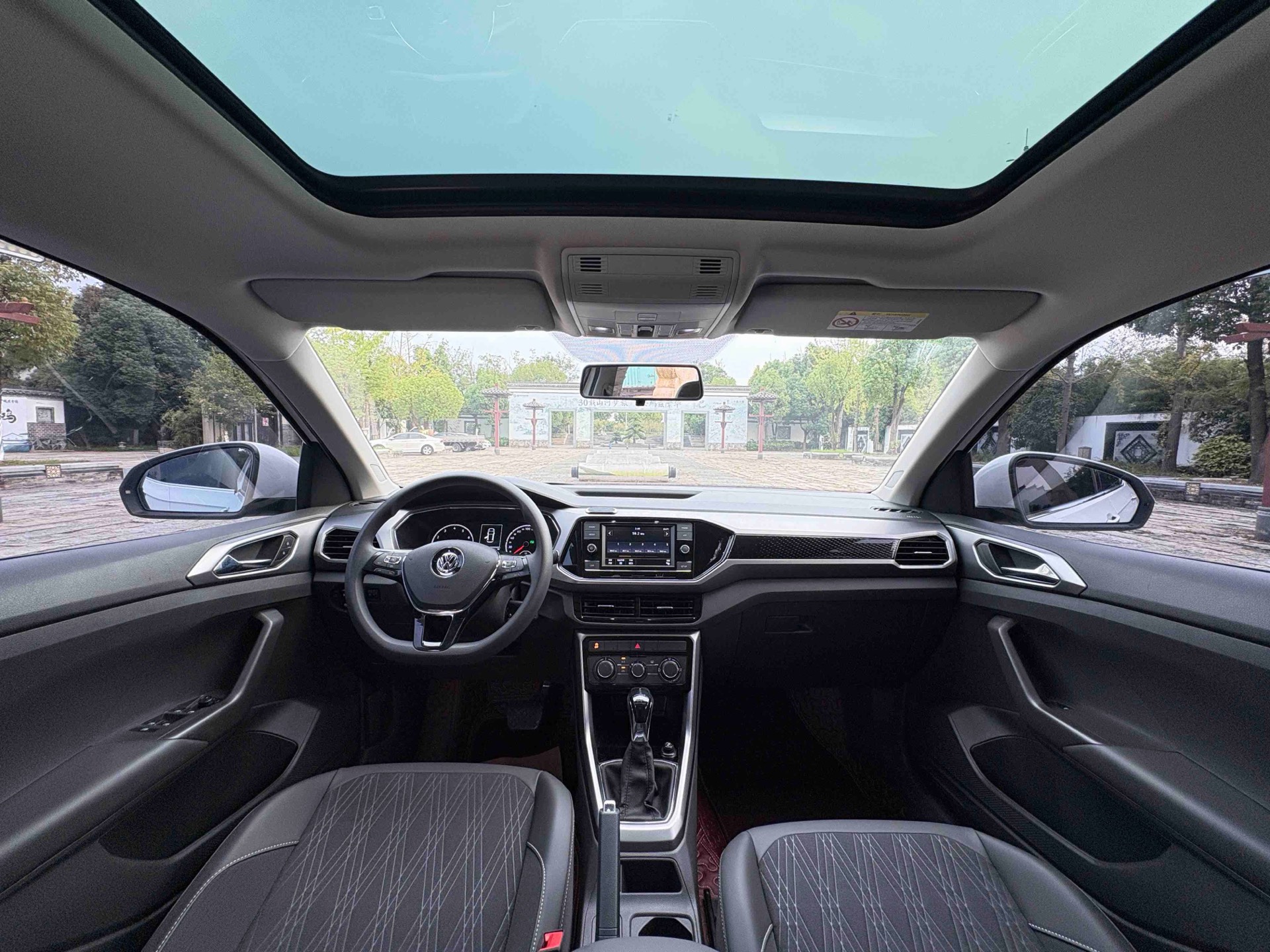 Volkswagen T-Cross 2019 #4 Volkswagen T-Cross 2019 car image #4