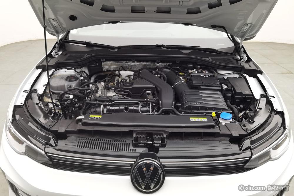 Volkswagen Golf 2026 صورة سيارة #5