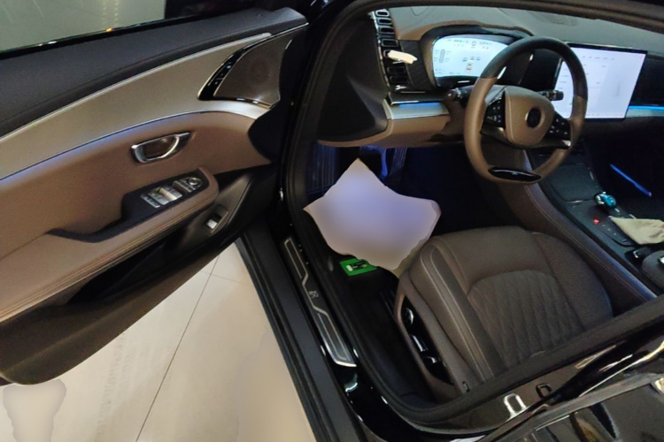 BYD Han 2024 car image #16