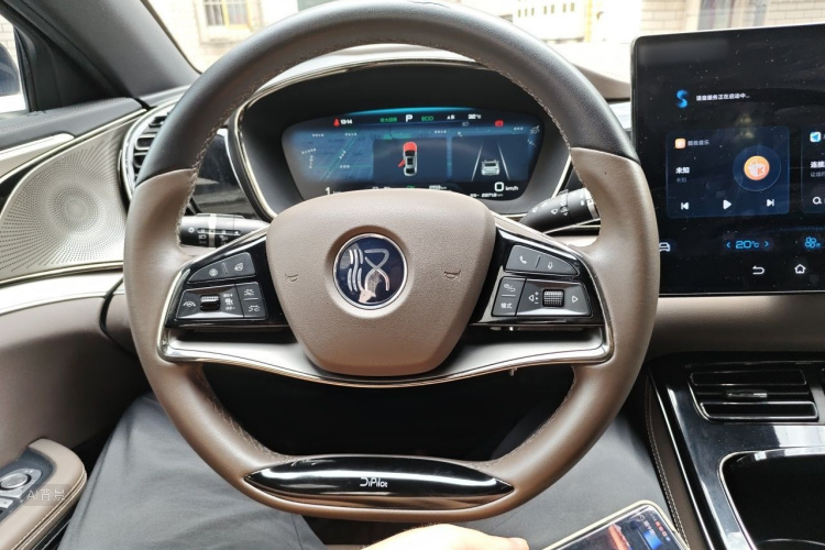 BYD Han 2023 car image #12