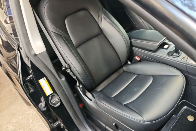 Tesla Model Y 2022 immagine di auto #23