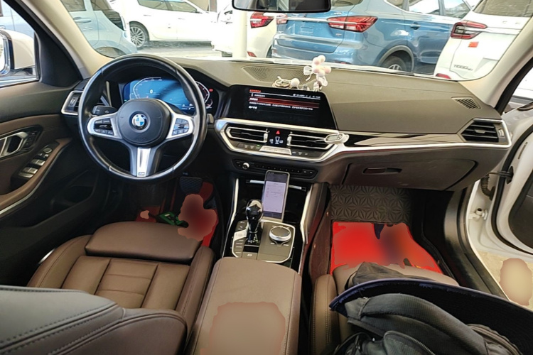 BMW 3 Series 2021 car image #10