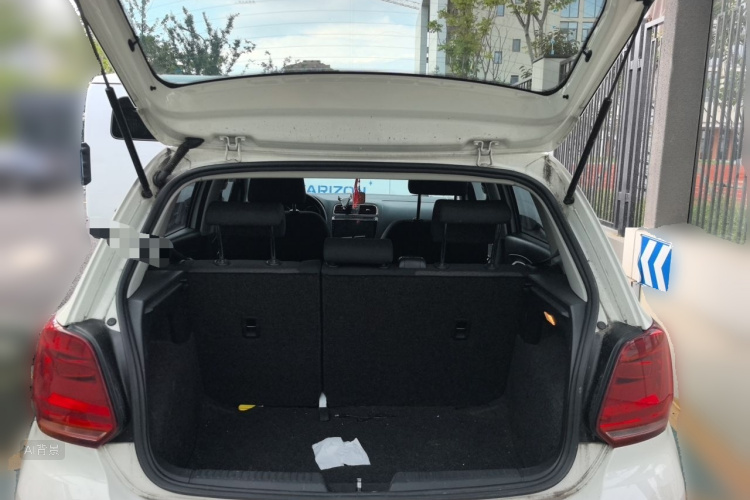 Volkswagen Polo 2016 car image #21