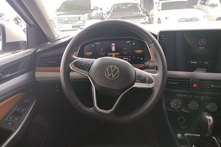Volkswagen Bora 2026 car image #11