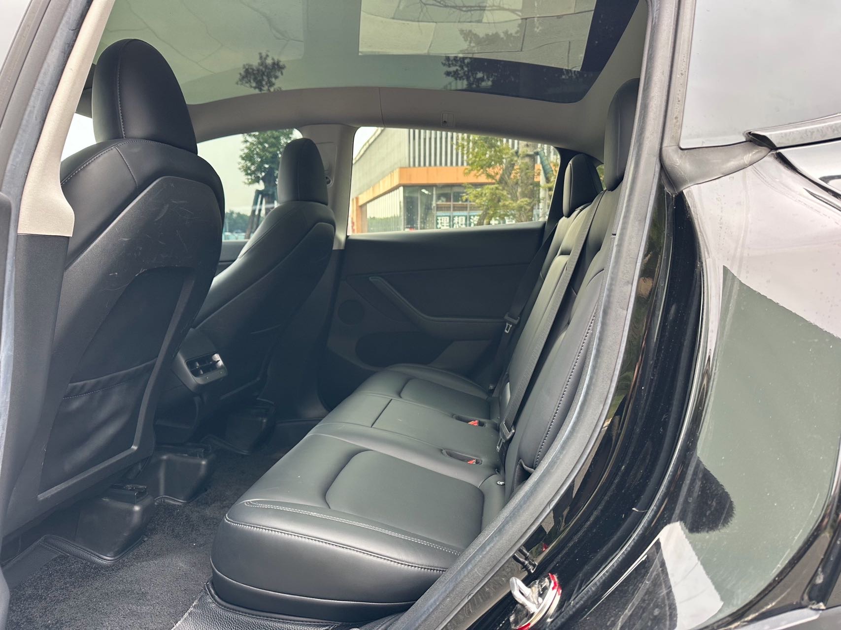 Tesla Model Y 2022 car image #7