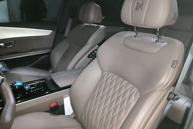 BYD Han 2025 image de voiture #19
