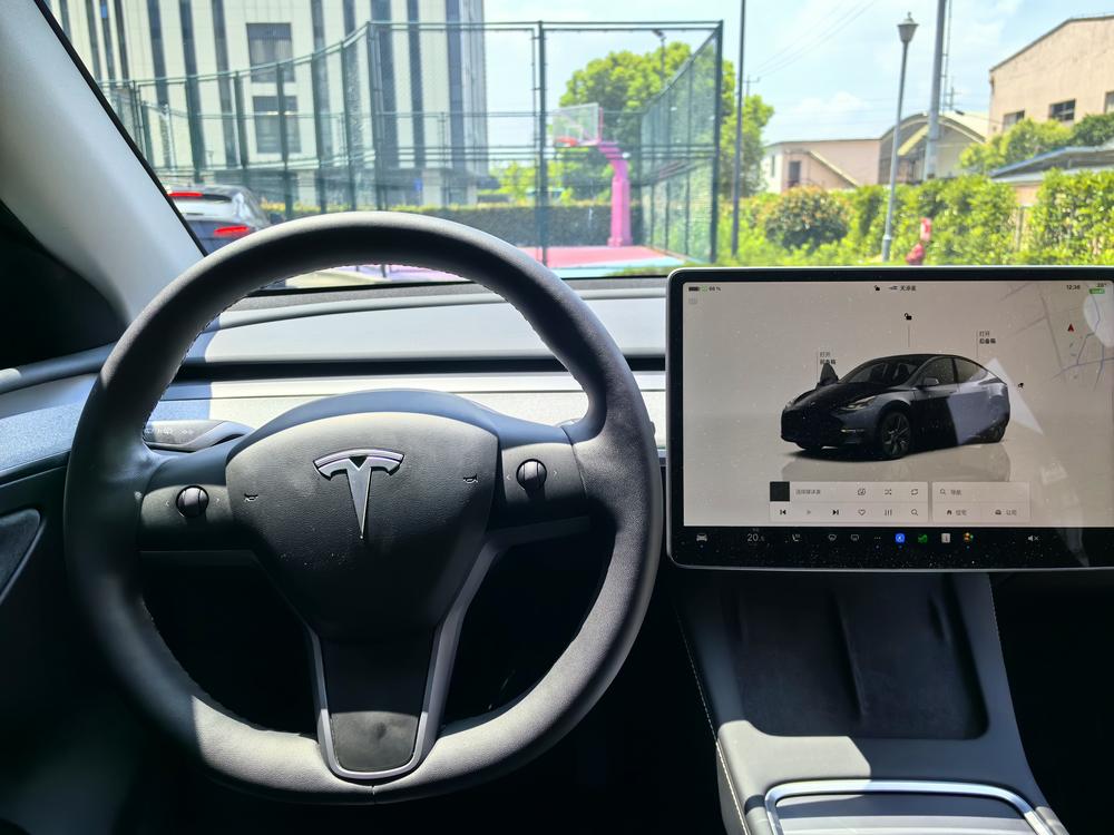 Tesla Model Y 2024 #13 Tesla Model Y 2024 car image #13