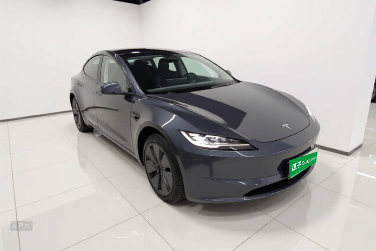 Tesla Model 3 2024 car image #4