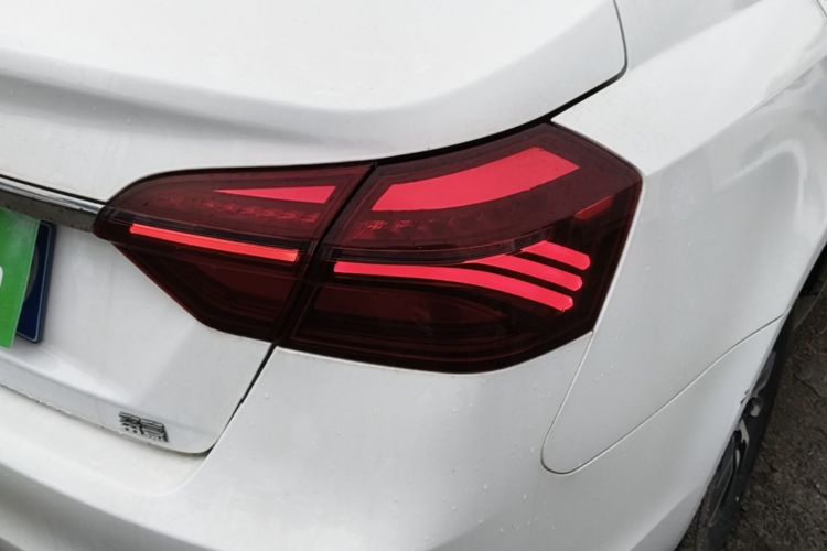 GEELY Emgrand 2019 immagine di auto #8