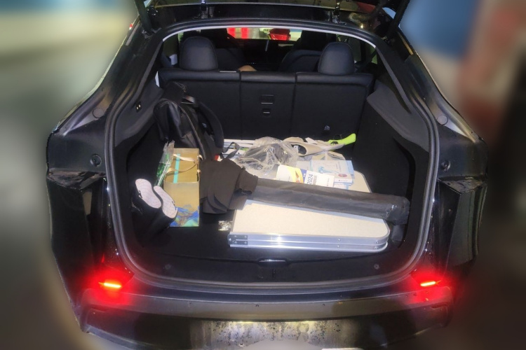 Tesla Model Y 2025 #17 Tesla Model Y 2025 car image #17