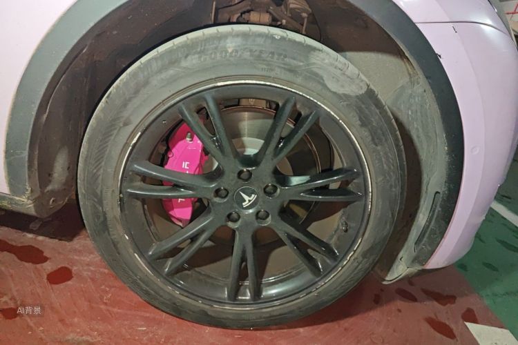 Tesla Model Y 2023 immagine di auto #9