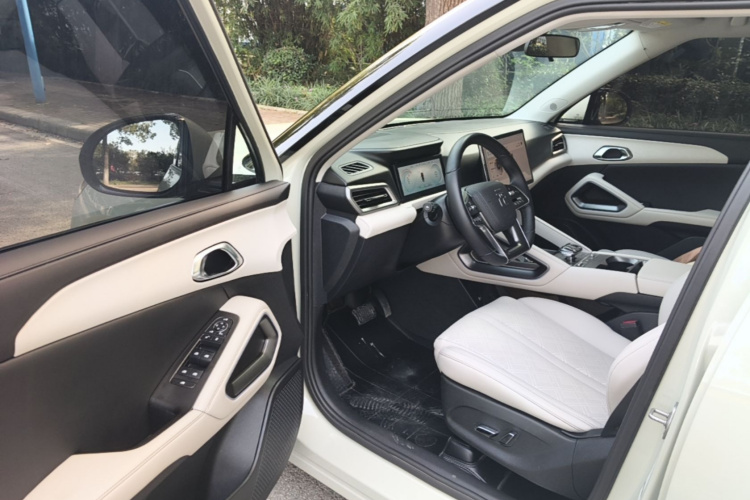 BYD YuanUP 2024 car image #16
