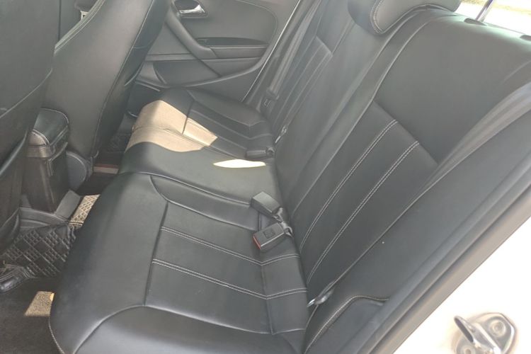 Volkswagen Polo 2017 car image #13