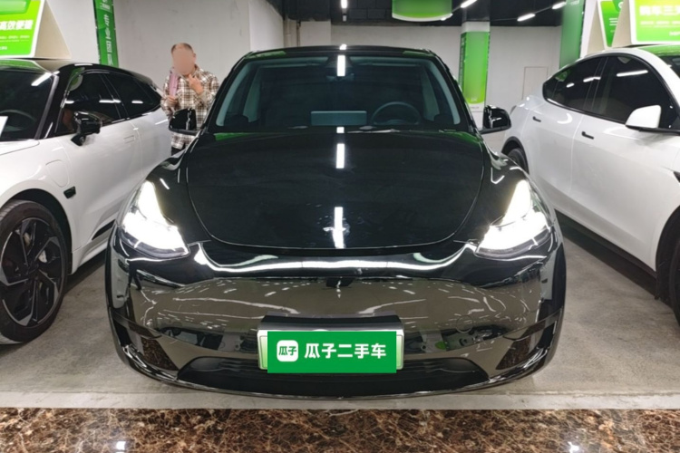 Tesla Model Y 2022 car image #3