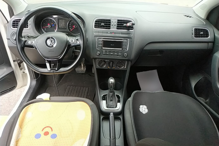 Volkswagen Polo 2016 car image #10