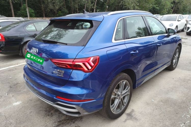 Audi Q3 2020 car image #5