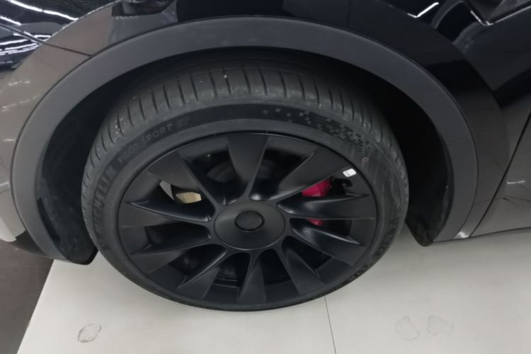 Tesla Model Y 2023 #9 Tesla Model Y 2023 immagine di auto #9