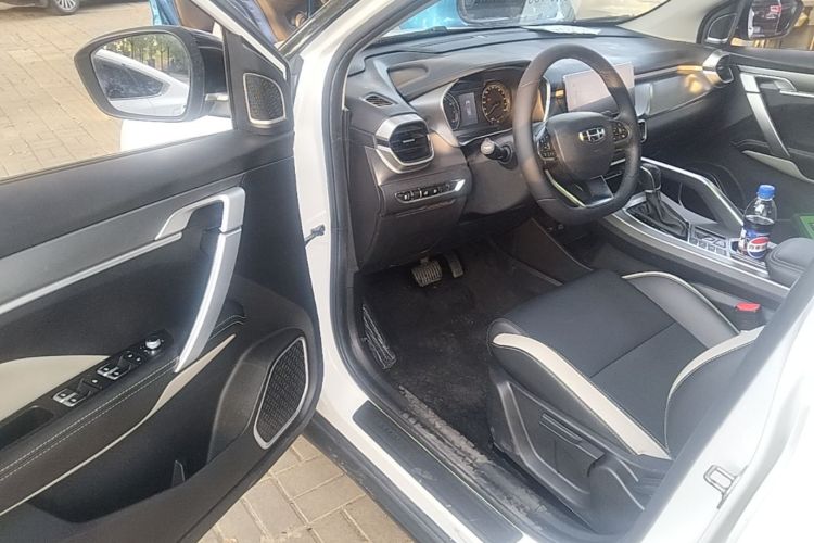 GEELY Coolray 2020 #16 GEELY Coolray 2020 صورة سيارة #16