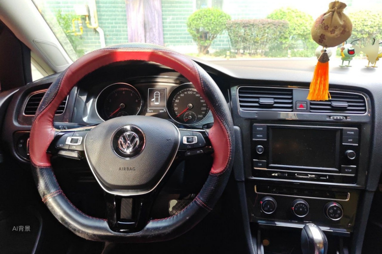 Volkswagen Golf 2018 car image #12