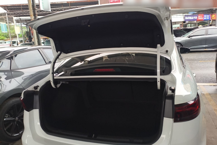 GEELY Emgrand 2023 car image #19